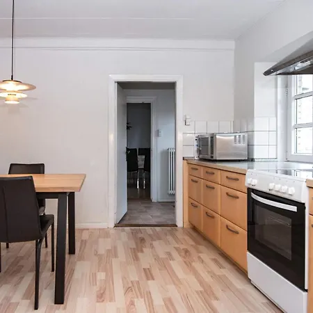 16 Person In Haderslev-by Traum